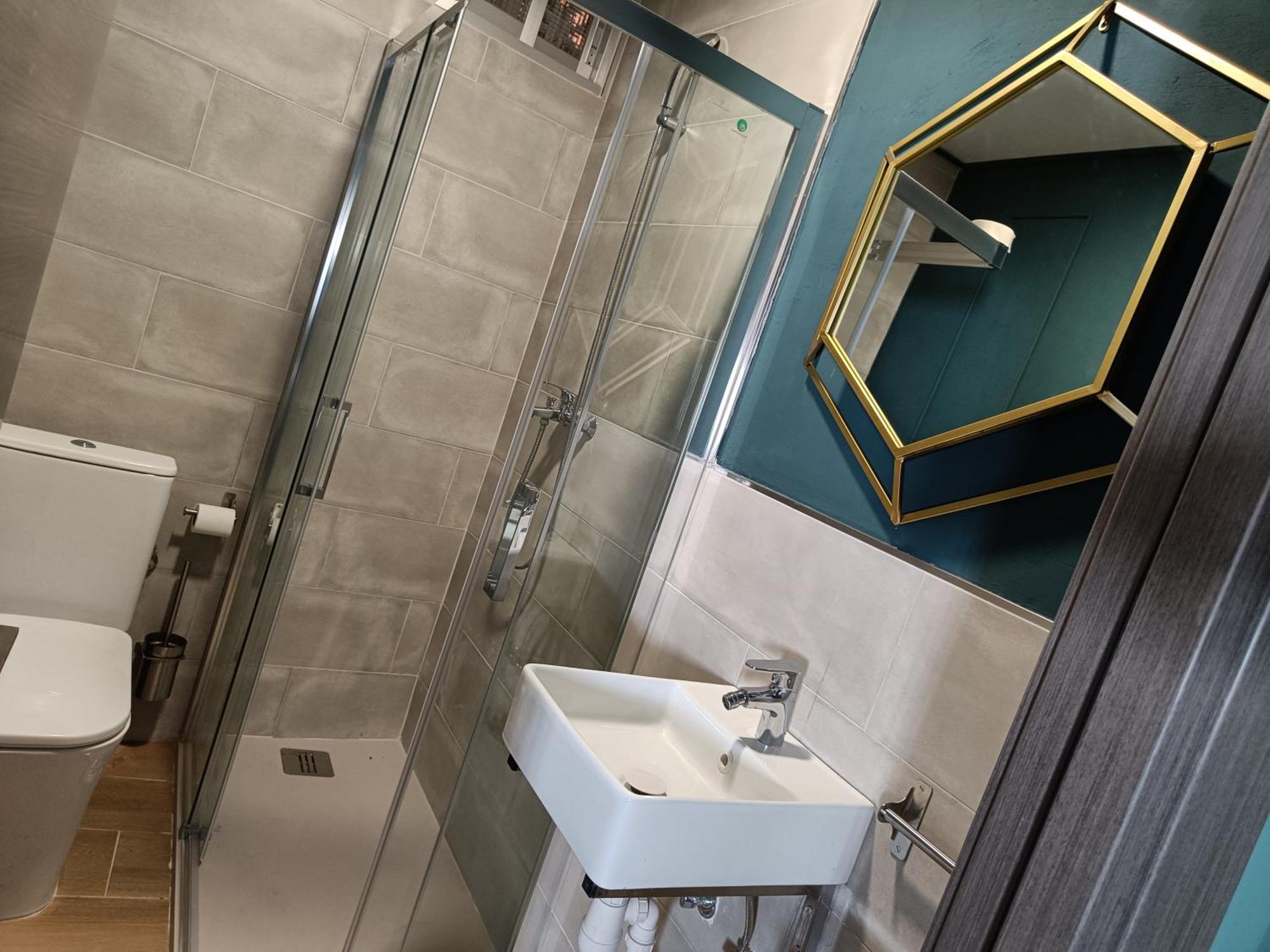 A 20 Metros De La Mezquita Catedral ,apartamentos Turistico Cespedes 5 Apartment *